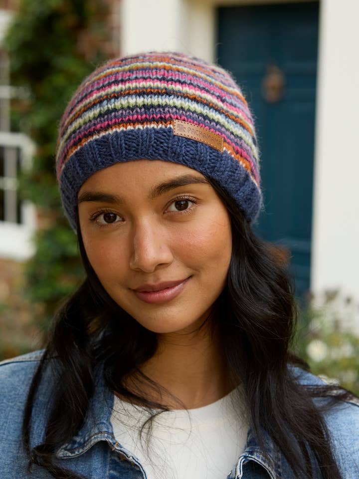 Denver - Berretto Invernale a Maglia a Righe Blu in Lana per la vendita all'ingrosso da parte di Pachamama Ltd