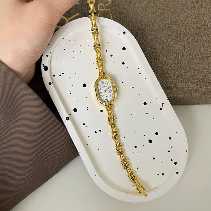 Dipped Shop - Wholesale Wrist Watch - Women's - Vintage Gold Oval Bracelet Quartz Watch DP25F73611