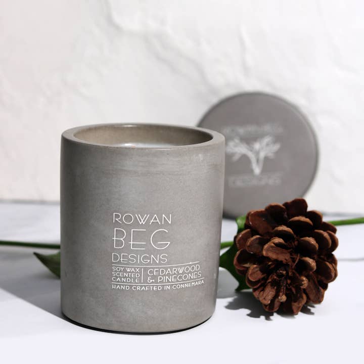 Candela Pigne Cedarwood - Collezione Urban per la vendita all'ingrosso da parte di Rowan Beg Designs