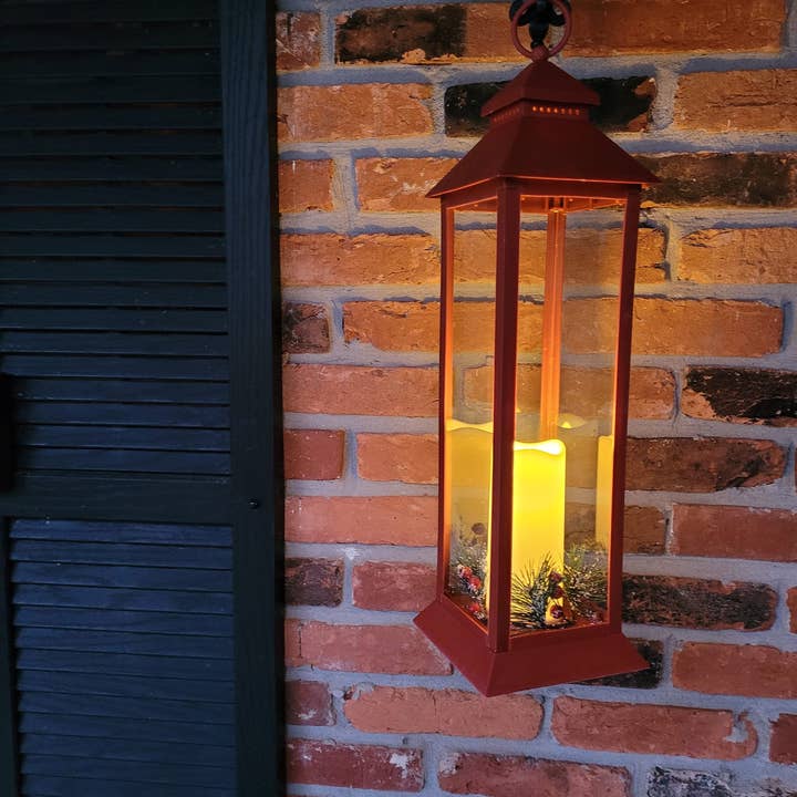Green Pastures Wholesale - Vendita all'ingrosso Lanterne - Lanterna rossa con una o tre candele LED tremolanti