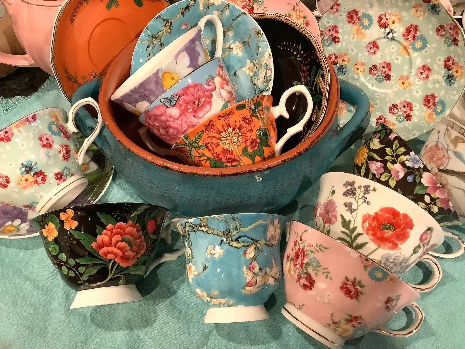 All Little Cute Things - Wholesale Tea Set - Assortment Fiesta Teacups Catering, Event Planner Restaurant1