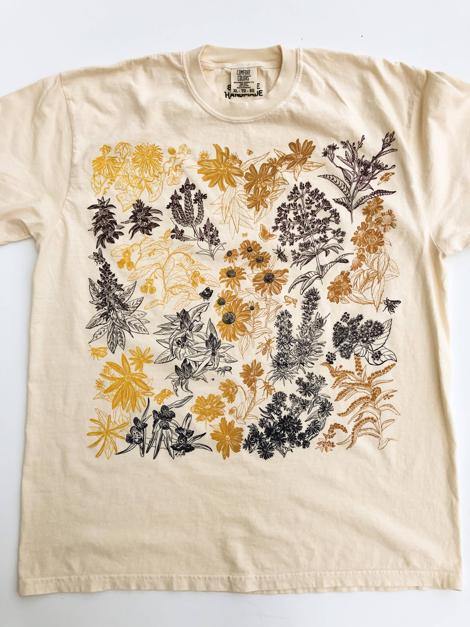 Solstice Handmade – Großhandel T-Shirt mit Siebdruck – Unisex – Baumwoll-T-Shirt mit Herbst-Wildblumen1