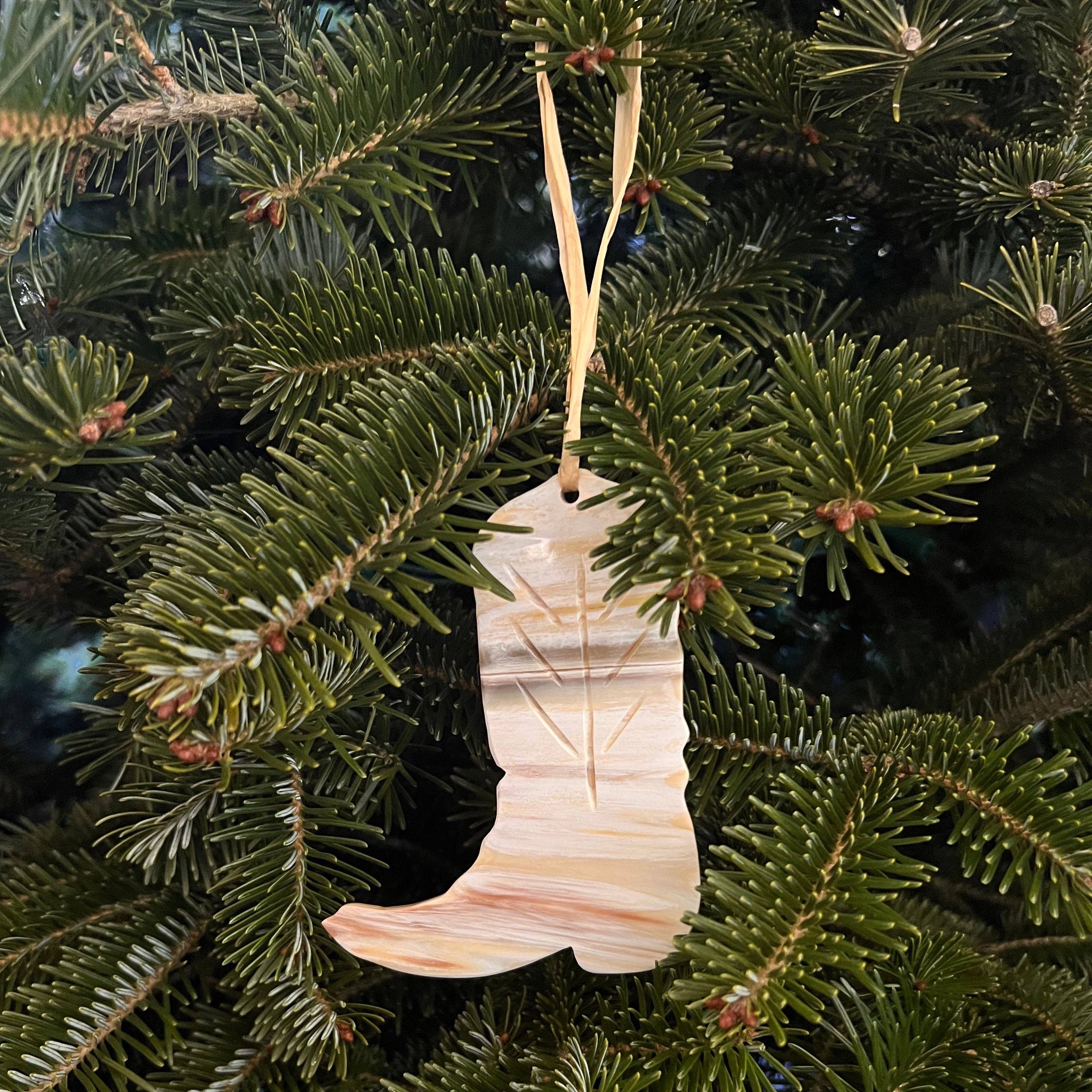 MAADILI COLLECTIVE – wholesale Ornament – Horn Cowgirl Boot Ornament3