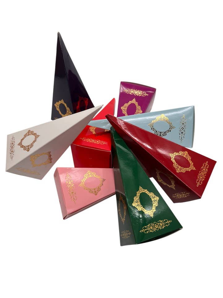 Boîtes à Souvenirs Pyramide de Luxe – Finition Feuille d'Or pour la vente par Natto USA