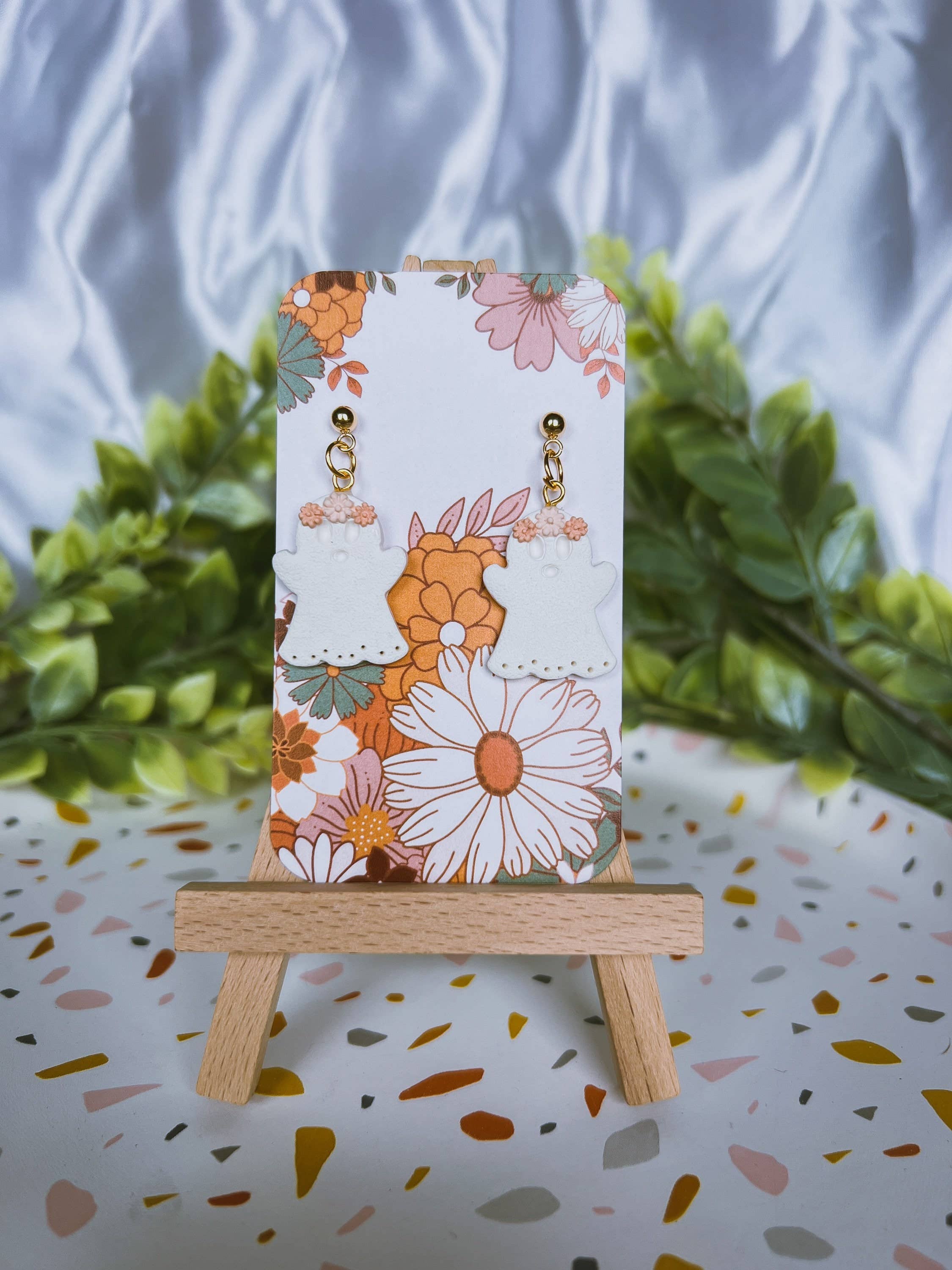 Belu Designss - Vendita all'ingrosso Orecchini pendenti - Graziosi orecchini in argilla polimerica con fantasmi bianchi3