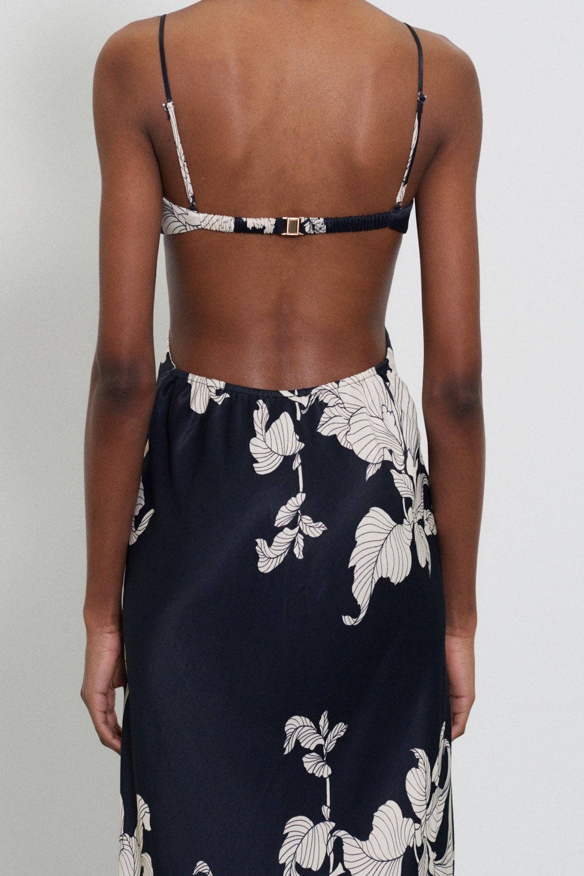 eikō ai – wholesale Dress – Women's – Musk Floral Dress - Black2