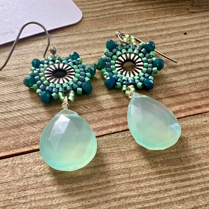 Kyld aqua teadrop ädelstensörhängen för wholesale av Nellie Pratt Artisan Jewelry