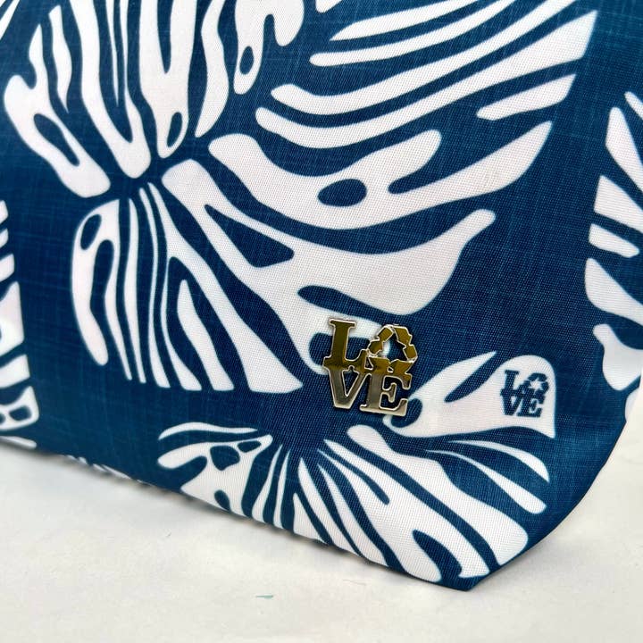 Love Bags - Wholesale Pouch - Women's - POOL PARTY Water Resistant Pouch - Turtle Bay2