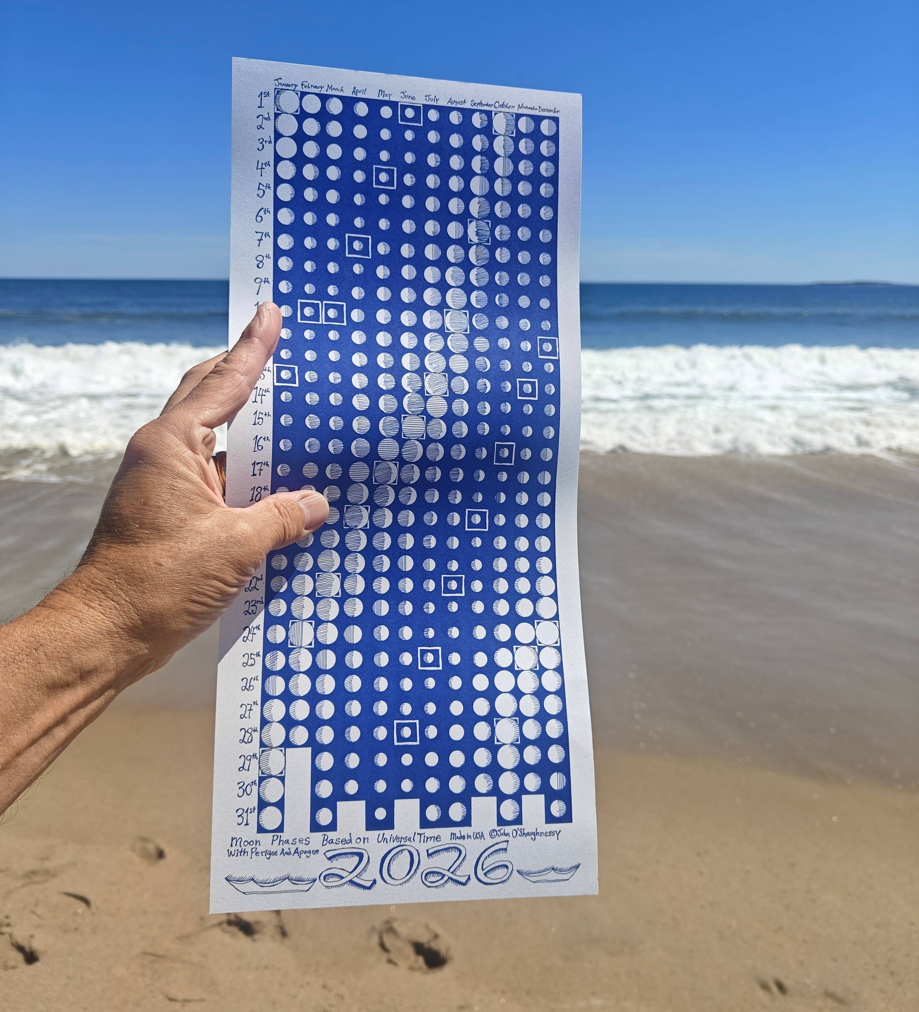 JD OShaughnessy - Vente Calendrier - Calendrier lunaire vertical 2026 avec périgée et apogée de la Lune4
