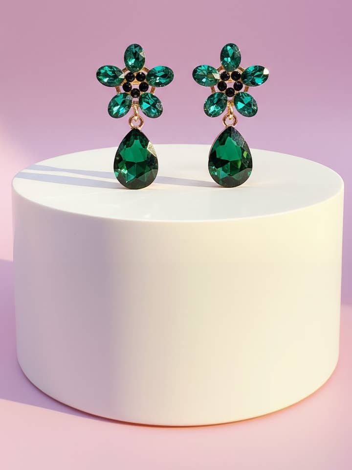 Boucles d'oreilles pendantes en cristal fleur pour la vente par Arya Jewellery Wholesale