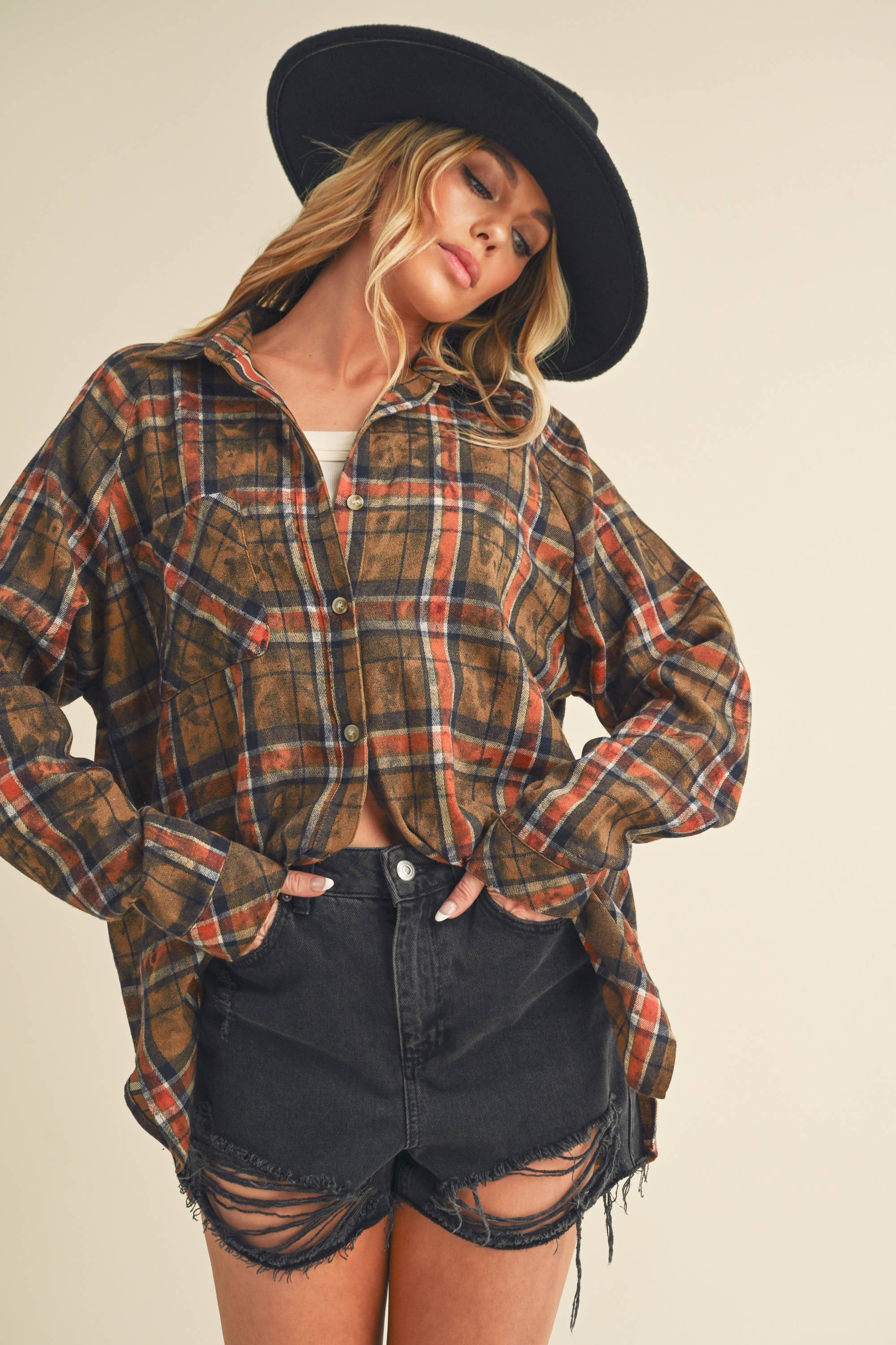 AEMI + CO – wholesale Tröja med knappar – Dam – 8323DN Laura skjorta i tvättat rutigt flanelltyg33