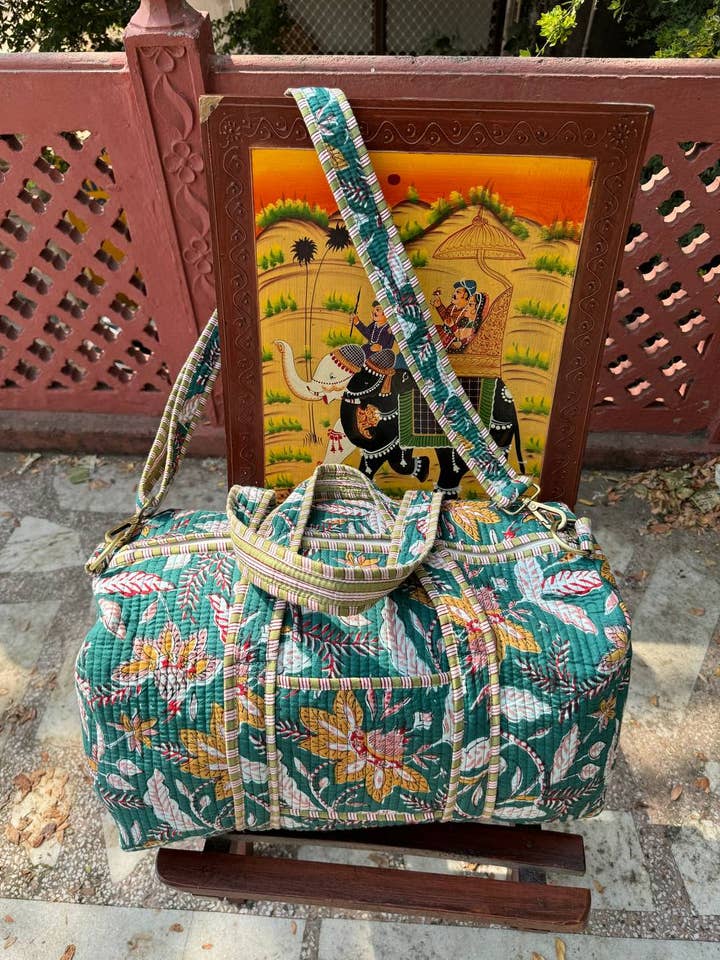 Nachhaltige & Stilvolle Duffel Nachhaltige Stil Duffel-Tasche für den Großhandel von GYPSY STUDIO