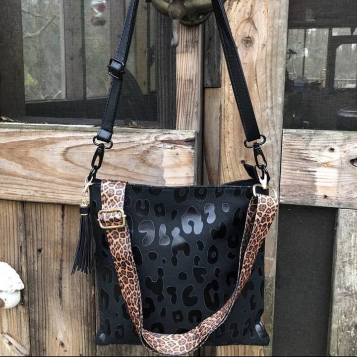 Arniyara - Wholesale Crossbody Bag - Women's - Leopard print crossbody womens handbag - Color Black3