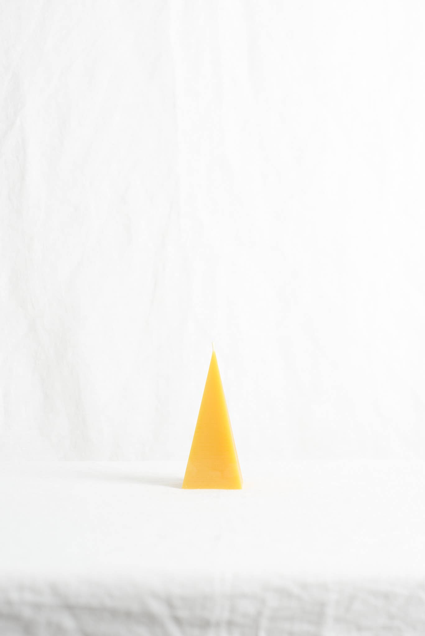 Waxing Moon – wholesale Novelty candle – Pyramid0