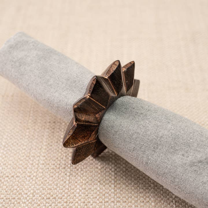 India Handicrafts Inc - Wholesale Napkin Ring - Elegant Wood Napkin Ring - Round Bursting Design