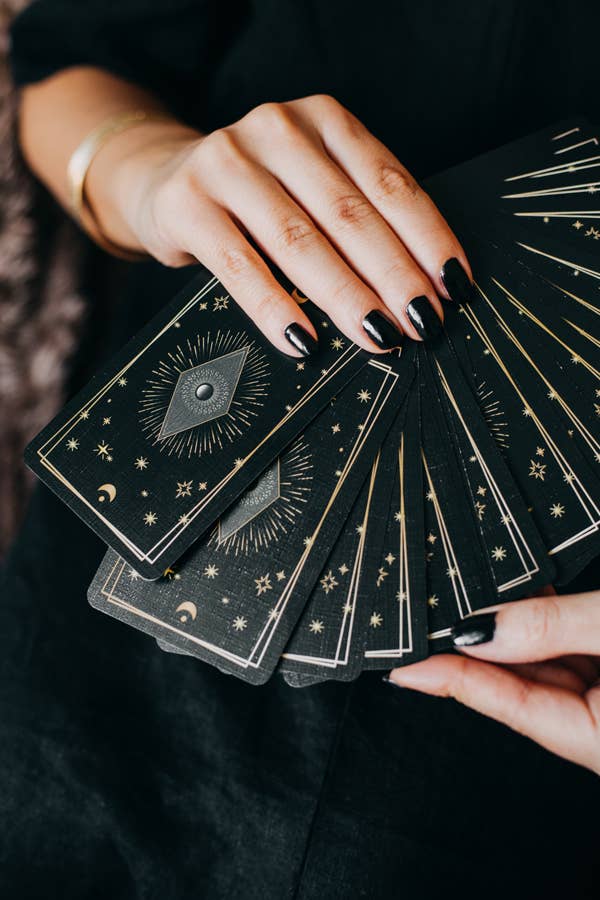 LA MUCI DESIGN - Venta al por mayor Cartas del tarot - Baraja de tarot Âme – cartas de tarot lujosas en negro y dorado9