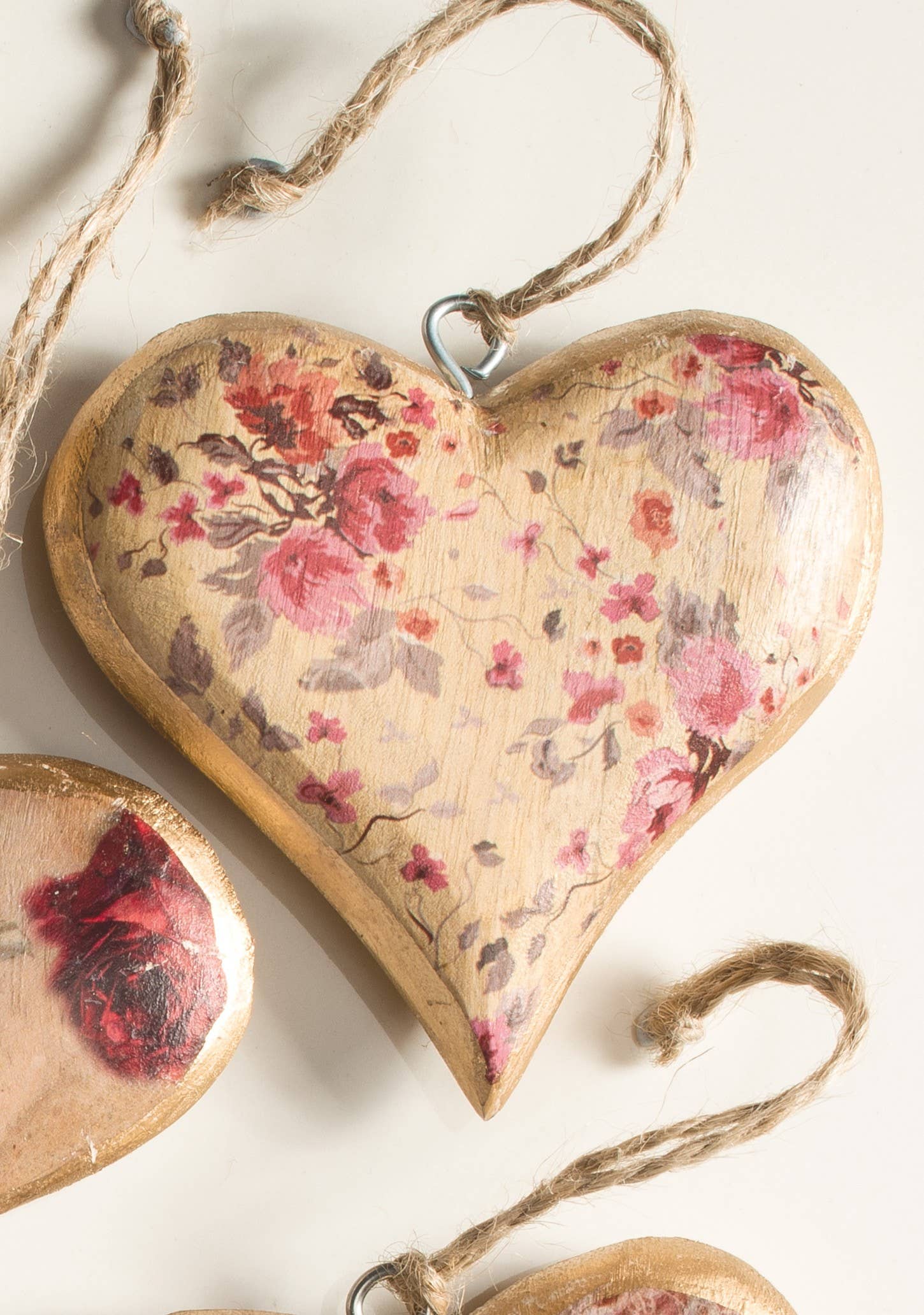 Namaste – wholesale Ornament – Medium Vintage Wooden Hanging Heart Decoration2