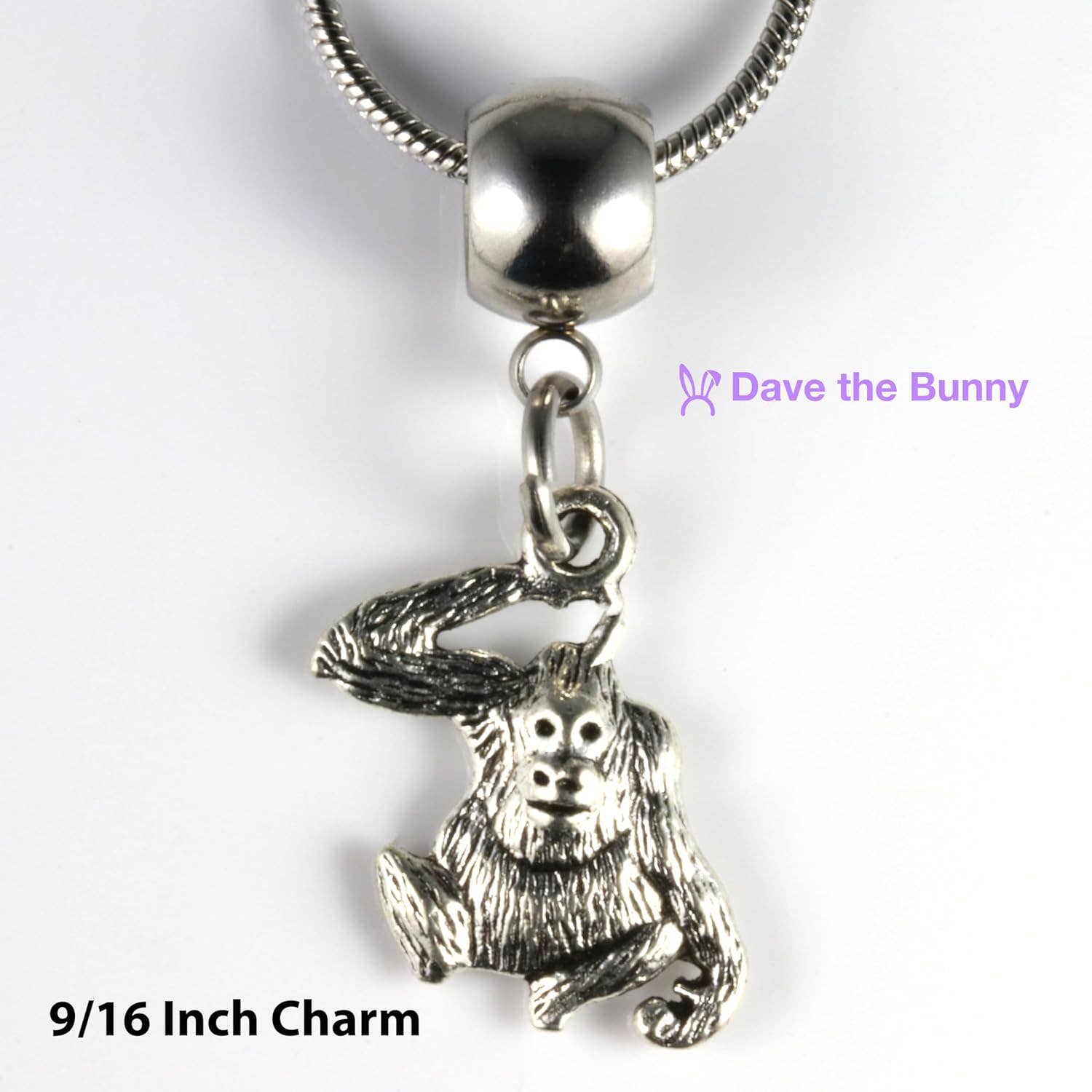Dave The Bunny - Vente Colliers à pendentif - Collier Dave The Bunny Orangatang - Bijoux originaux en forme de singe : élégant collier en forme de singe avec chaîne serpent en acier inoxydable et breloque en alliage durable représentant un singe orang-outan1