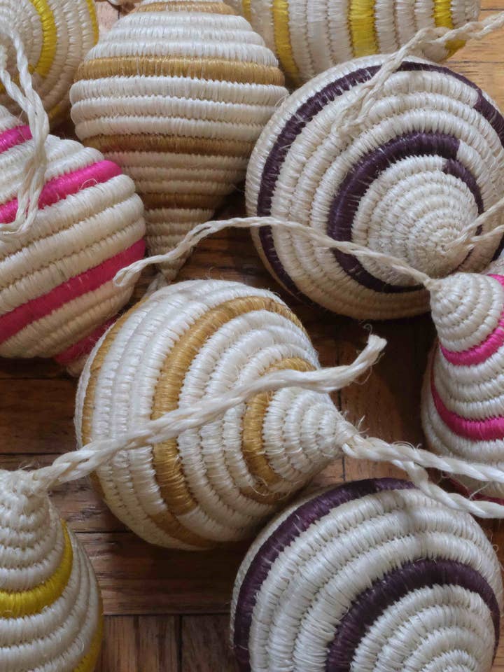 Adorno Tejido Colorido - Hecho en Ruanda para venta al por mayor de Hands Producing Hope