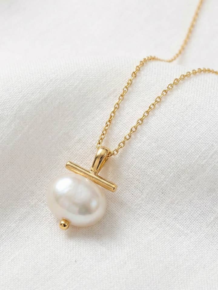 Baroque pearl necklace in 18K gold vermeil for wholesale by Treisi