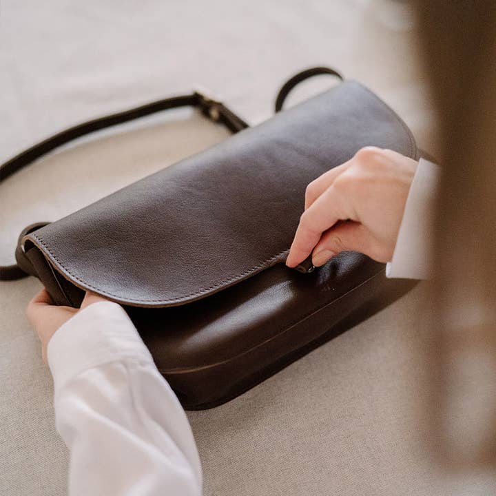 Keecie – wholesale Axelväska - Dam – Väska Little Fox i mörkbrunt slitet läder7