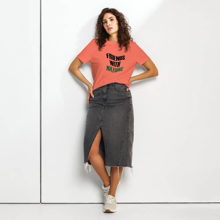 Stitch & Simon – wholesale T-shirts med screentryck – Dam – Damers ekologiska Friends With Nature t-shirt med ribbad halsringning