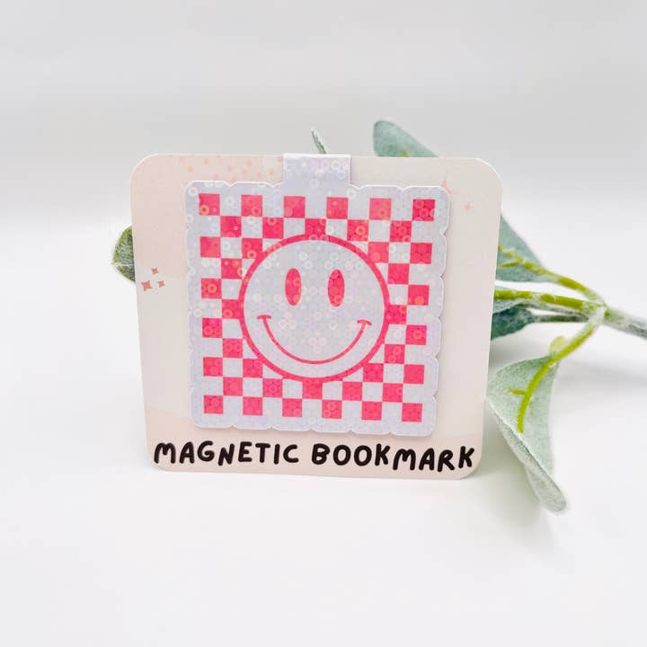 Marque-page magnétique sourire à carreaux roses – Mignon et amusant ! 😊📖 pour la vente par MarissaDDesigns