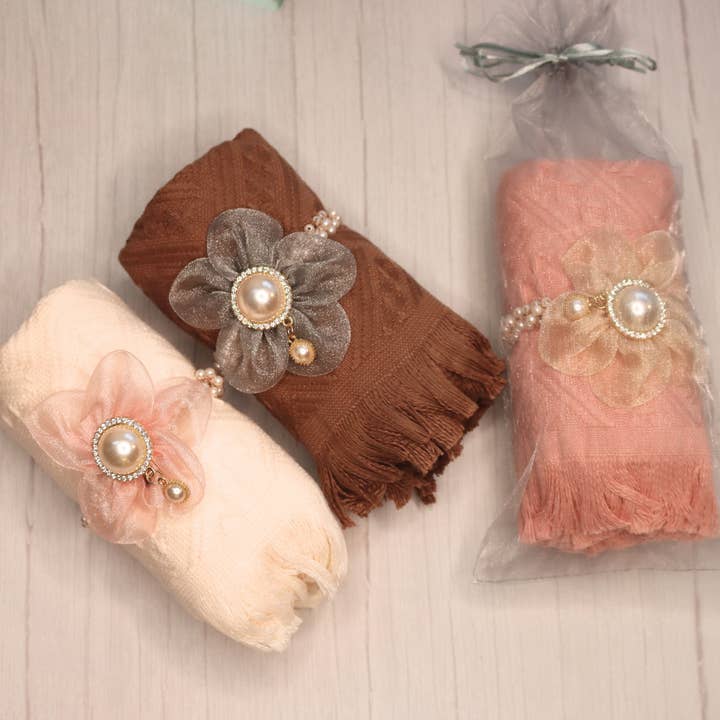 Quastentuch und Haargummi mit Blumenmuster in 3 Farben, ein unverzichtbares Spa-Geschenk für den Großhandel von DrifWoo