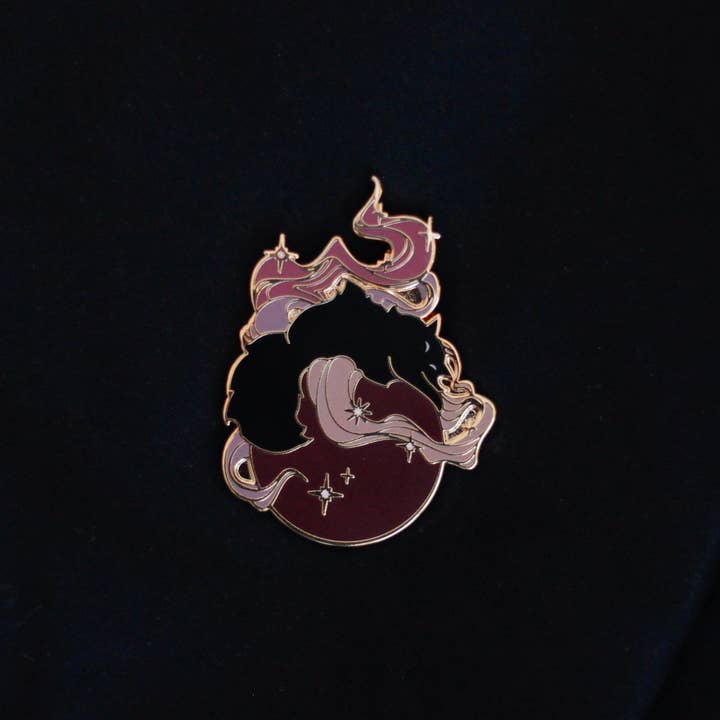 Keely Studios - Wholesale Lapel Pin/Button - Sleepy Cat Familiar Cauldron Gold Hard Enamel Pin1