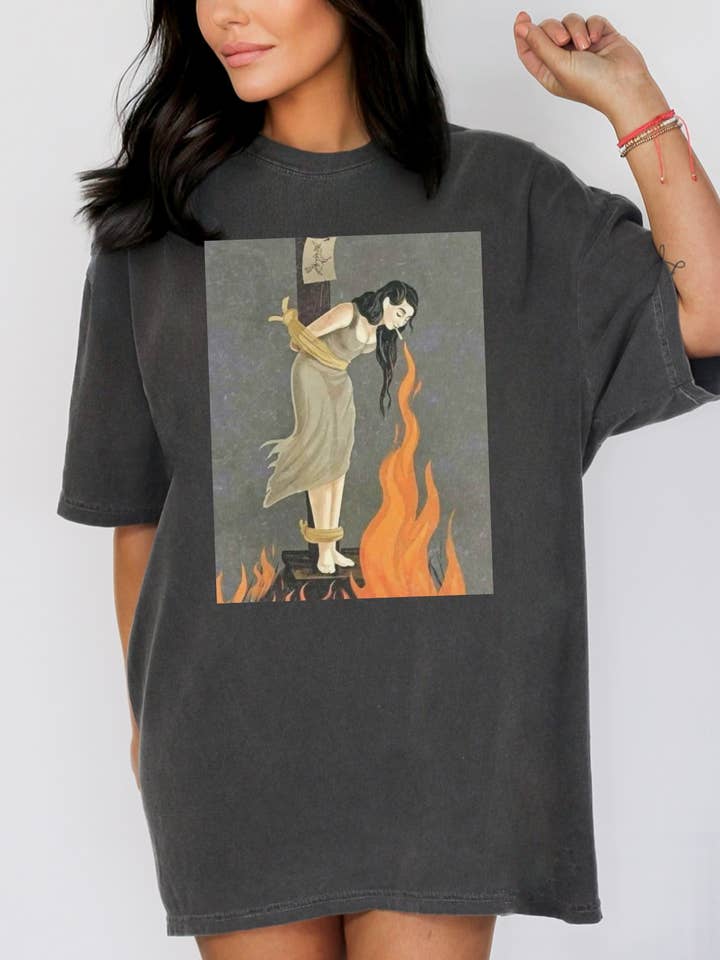 La Sorcière, T-shirt Confort pour la vente par Not So Plain Jane Tshirts