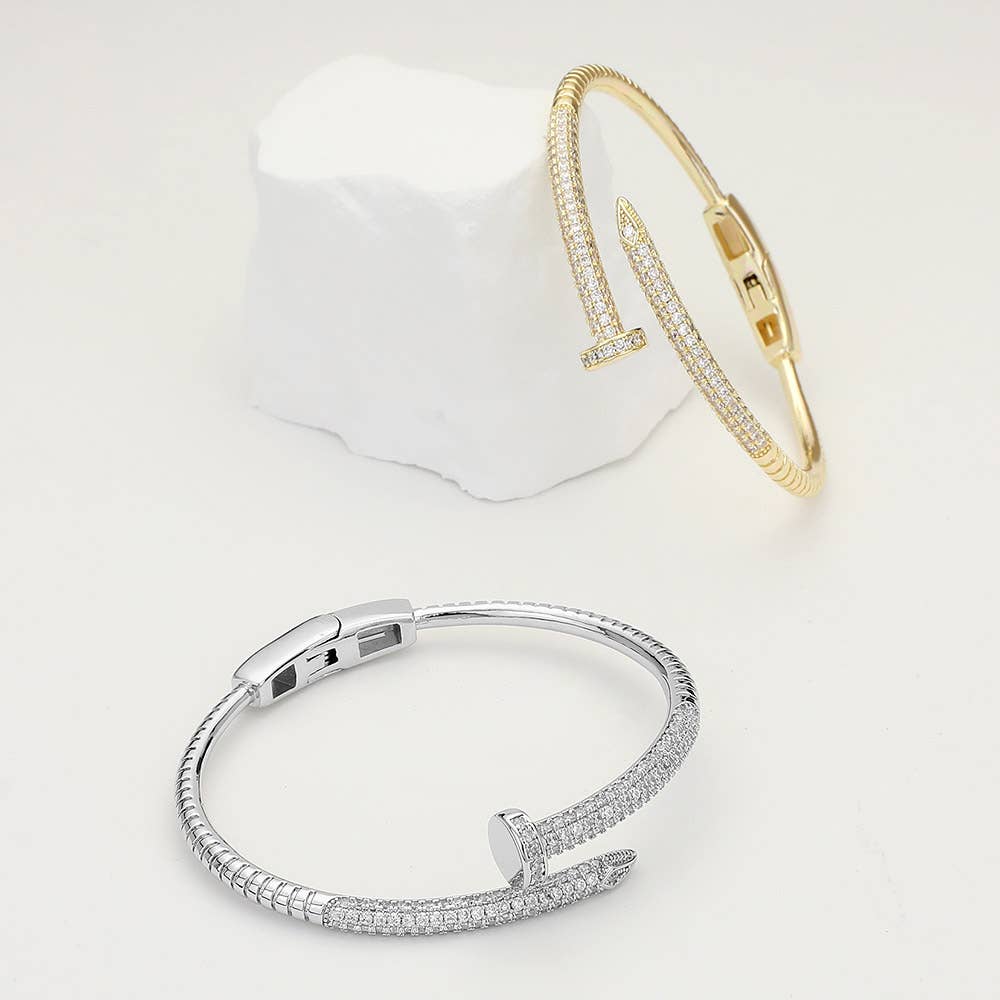 Sensibling Corp. – Großhandel Manschettenarmband – Armreif mit Scharnier aus Zirkonia, gepflasterter Nagel0