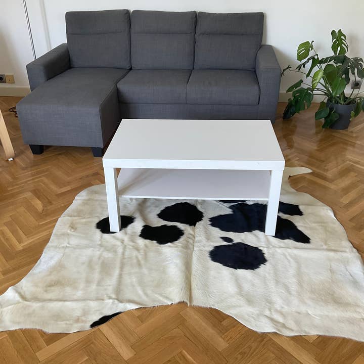 GRINFURS SL – wholesale Matta – Ko läder matta svart och vitt
