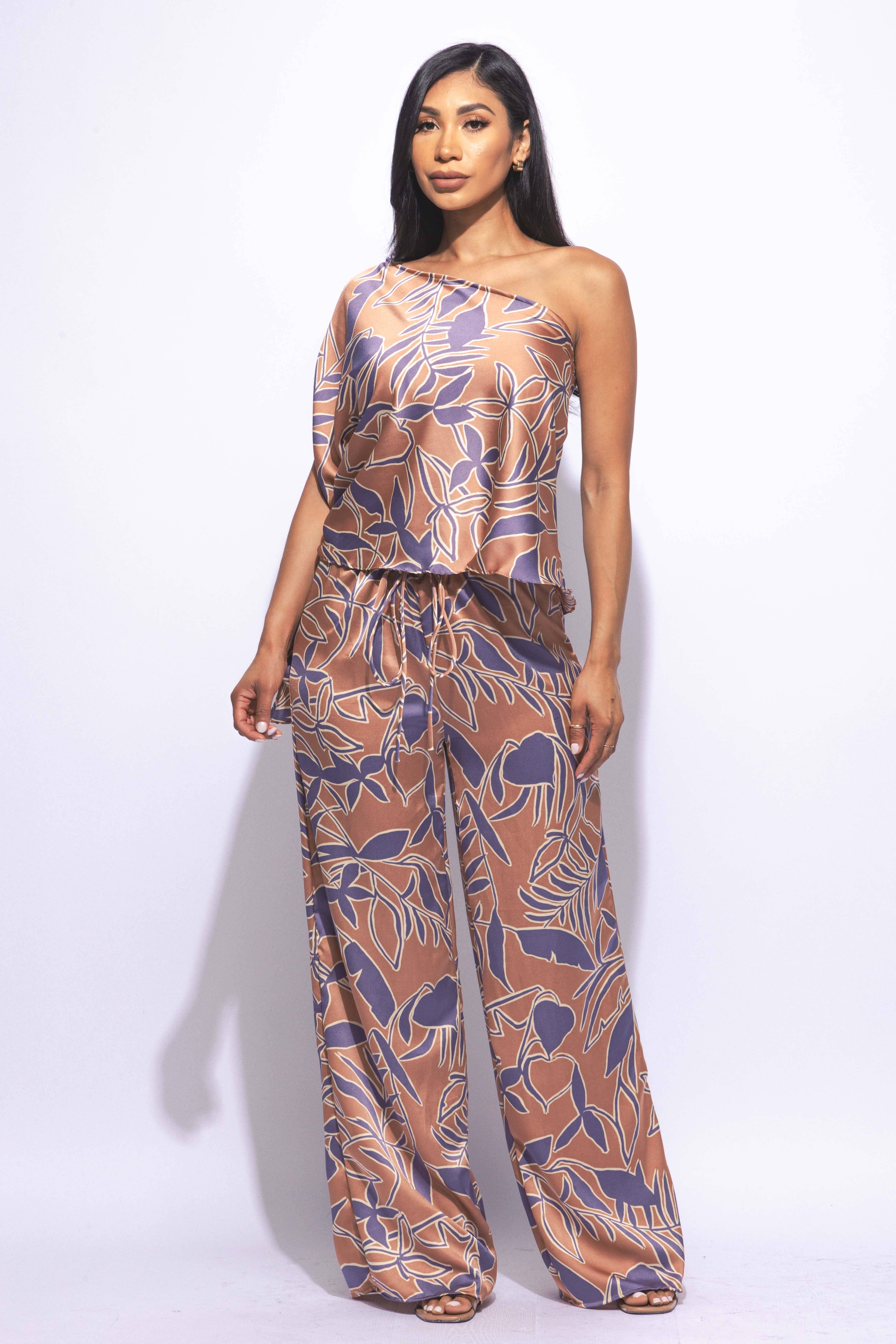 K Too - Vendita all'ingrosso Completo top e pantaloni (NON loungewear) - Donna - Completo in satin con una spalla e pantaloni a gamba larga15