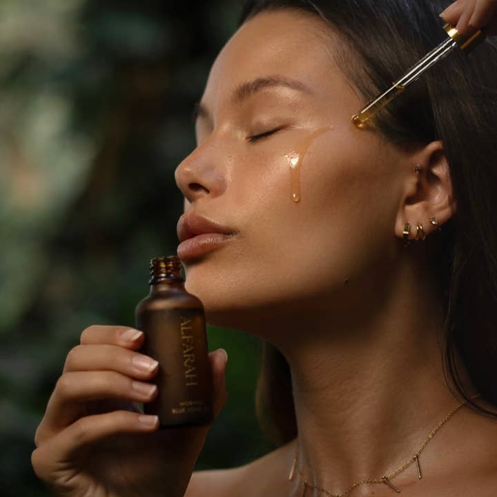 Alfarah Self Care – wholesale Hudvårdskit – Blue Lotus Infunderad Himalaya Moringaolja för hud och hår5