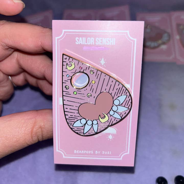 Pastel magiske emalje Pin for engroshandel hos Bearpops Illustrations