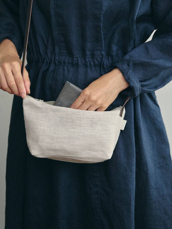 Atlin Bag Blanccasse for wholesale by Fog Linen Work