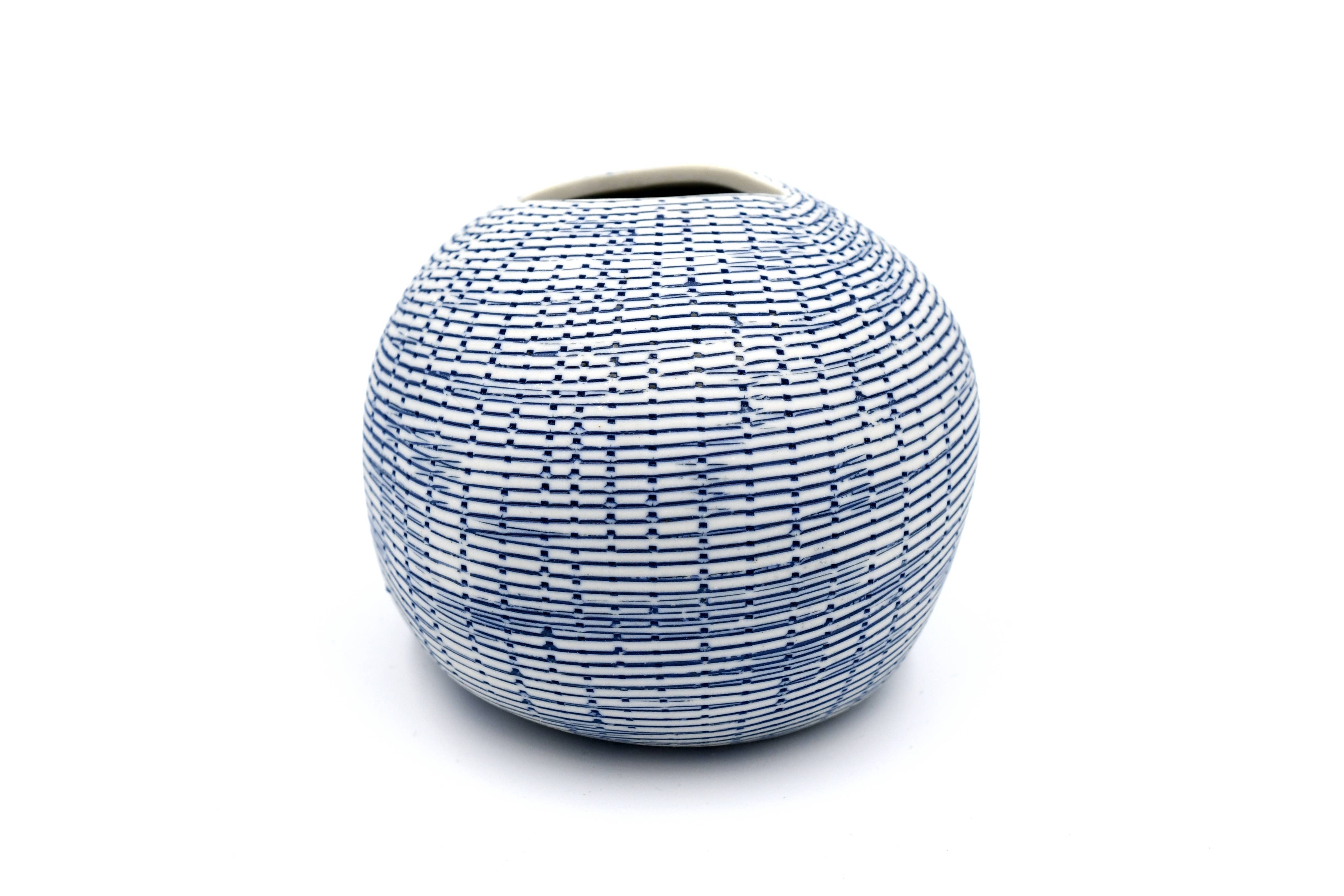 Art Floral Trading LLC – Großhandel Vasen – 157W71BLAUER KIES L-Handgefertigte Porzellan-Budvase3