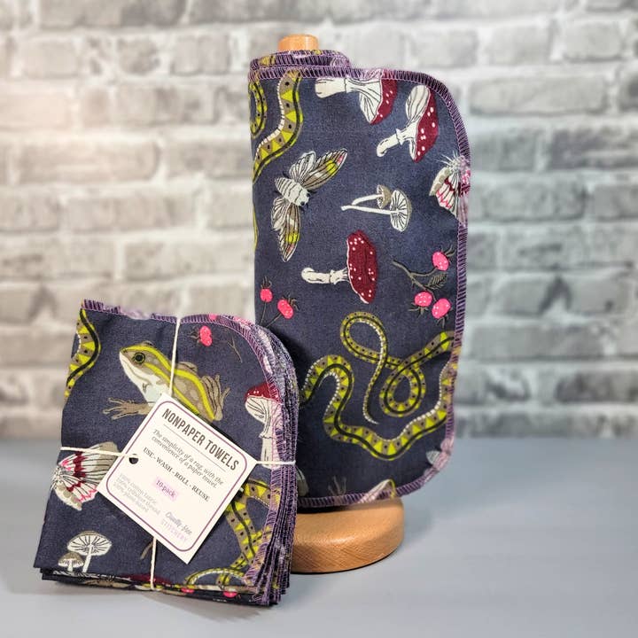 Essuie-tout NonPaper - Serpents et Grenouilles pour la vente par Cruelty-Free Stitchery
