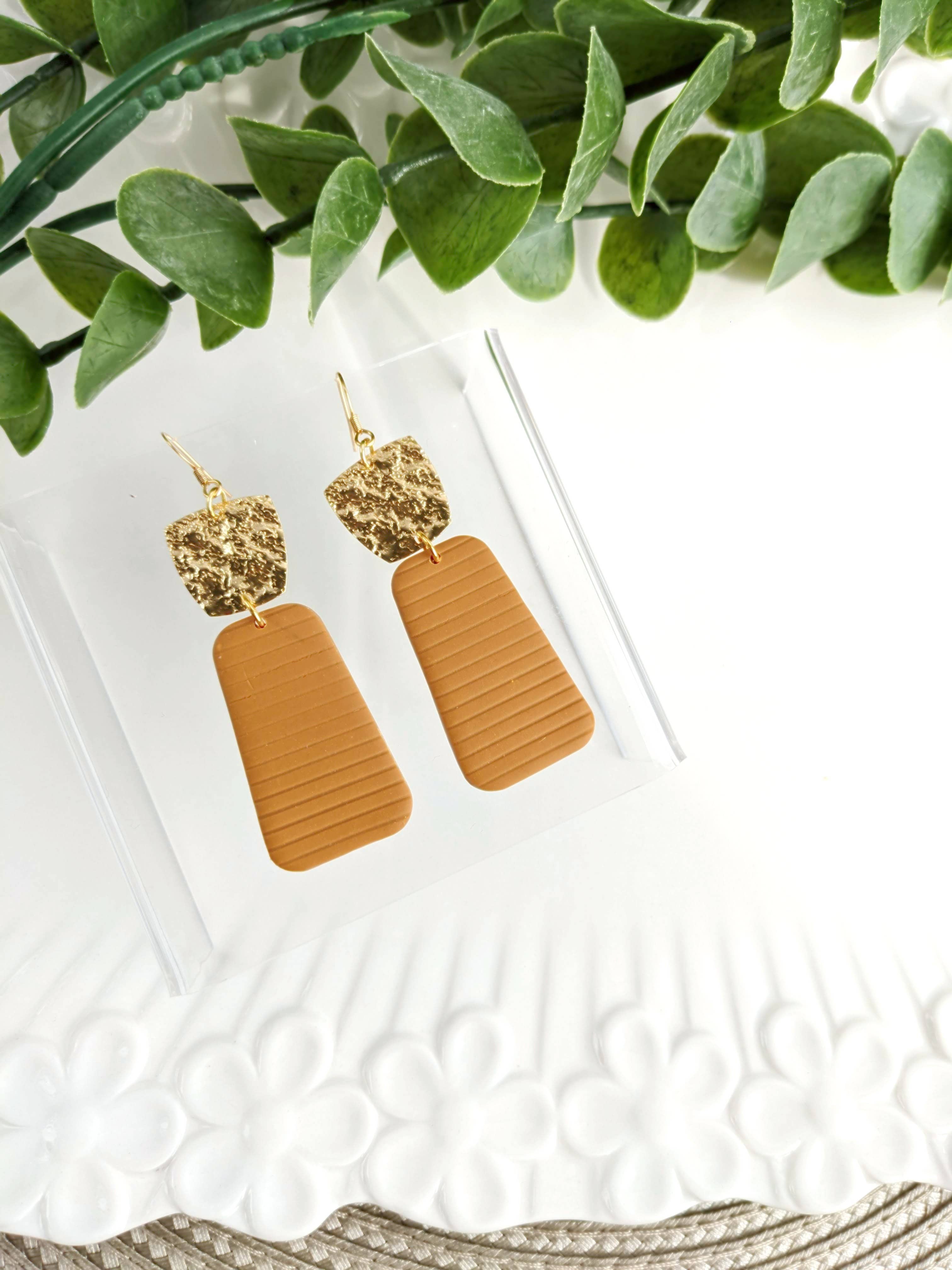 That's Sew Me – Brincos de argola por atacado – Brinco Rylee Dangle, Brincos de argila de polímero, Brinco de professor0