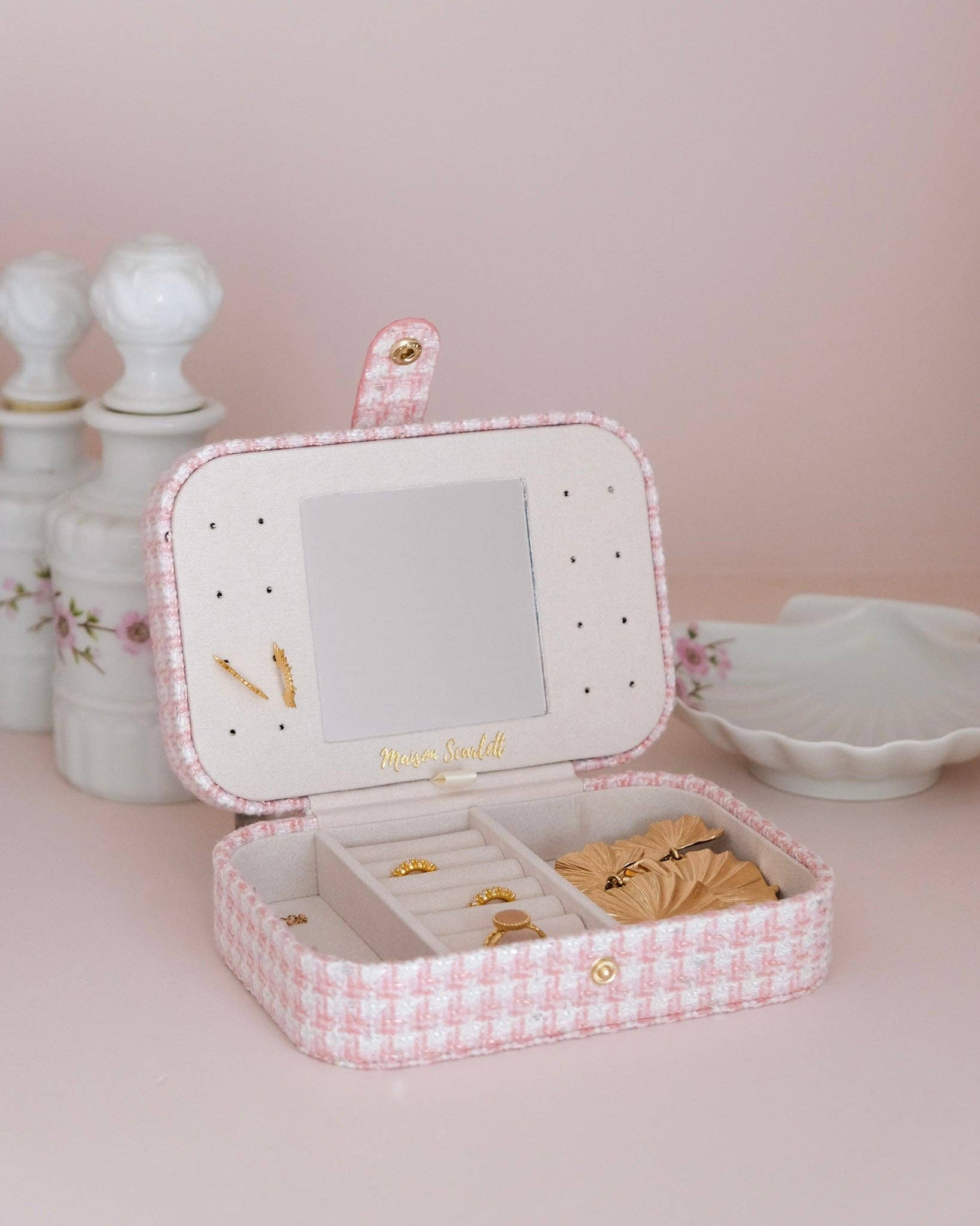 Maison Scarlett - Vente Boîte/rangement à bijoux - Boîte à bijoux de voyage Brigitte en pied de poule11