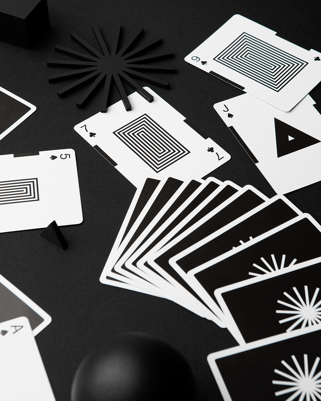 Art of Play - Wholesale Playing Cards - Eames "Starburst" Playing Cards, Black Edition2
