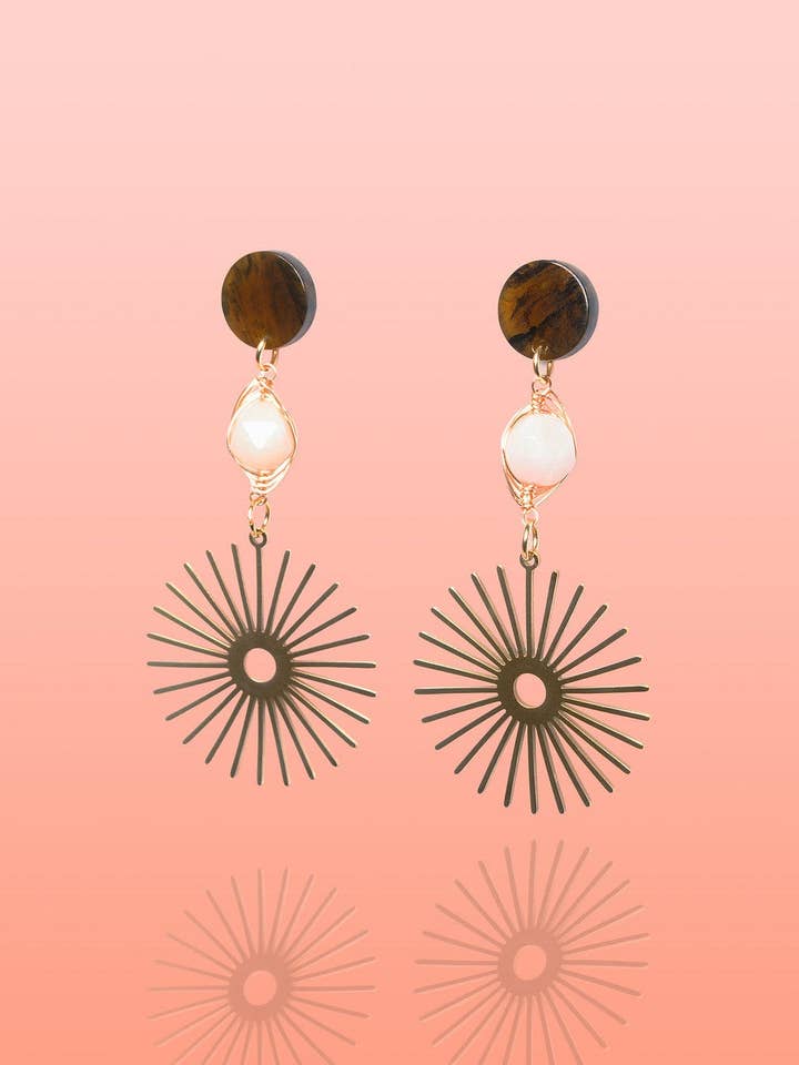 Boucles d'oreilles Isela Brown + Pink Jade Sun Burst pour la vente par Tribe + Temple