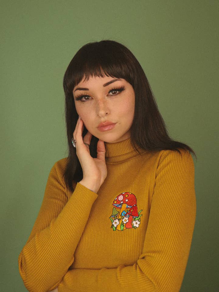 Mischief Made – Pulôver - Mulher por atacado – Camisola Gola Mostarda Gola5