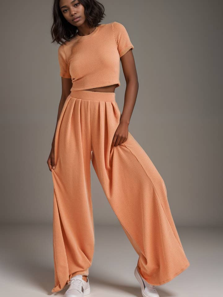 ENSEMBLE HAUT COURT CÔTELÉ ET PANTALON À JAMBES LARGES pour la vente par 5besties inc