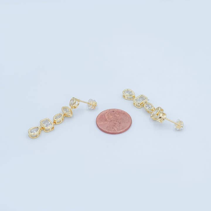 Aim Eternal - Wholesale Hangende/ronde oorbellen - 24K Goud Gevuld Geometrische CZ Bezel Druppel Oorstekers in Goud & Zilver | AB678 AB6793