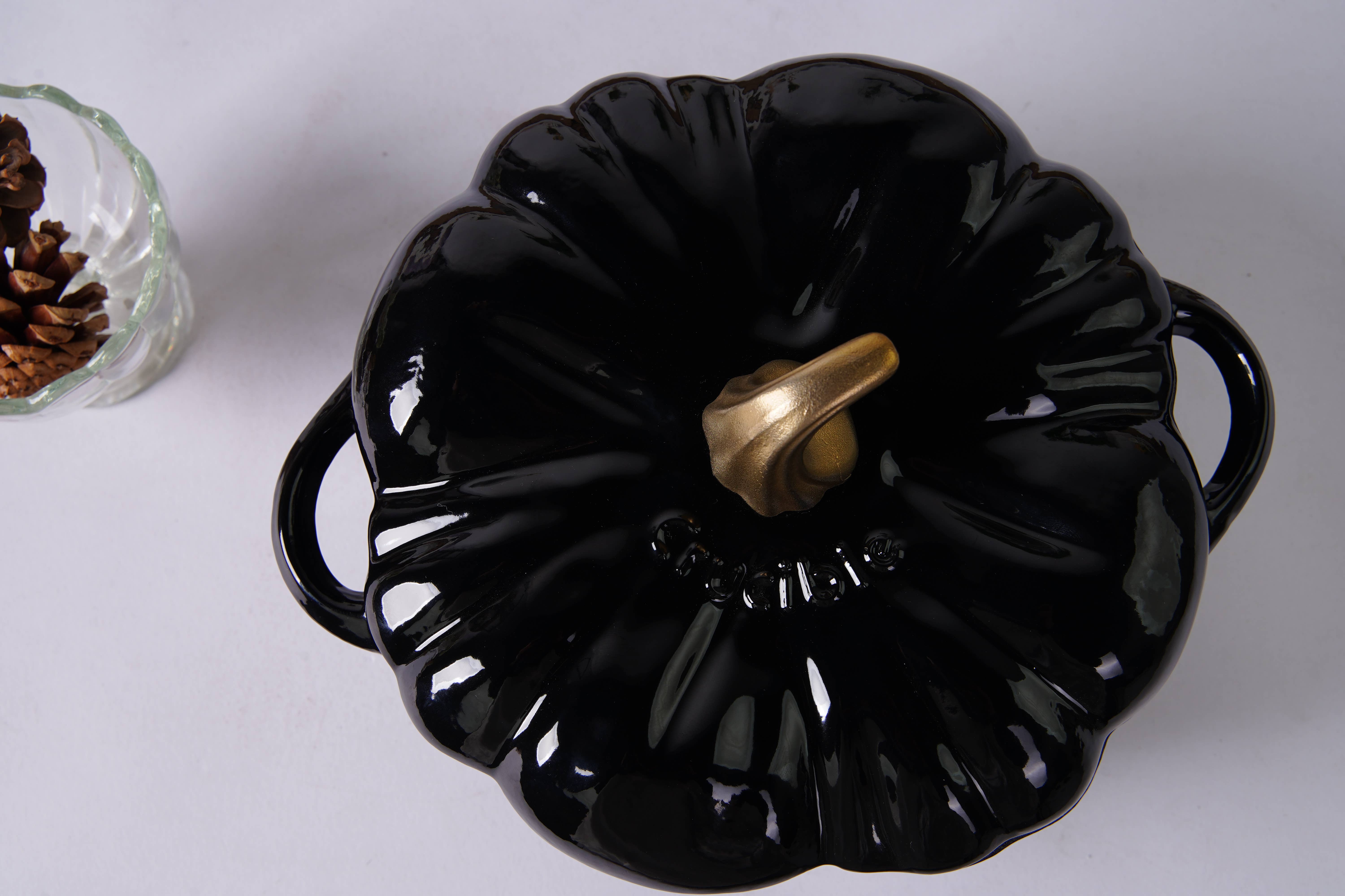 Crucible Cookware - Wholesale Kookpot - Gegoten ijzeren pompoenpan met emaille, braadpan, cocotte, zwart4