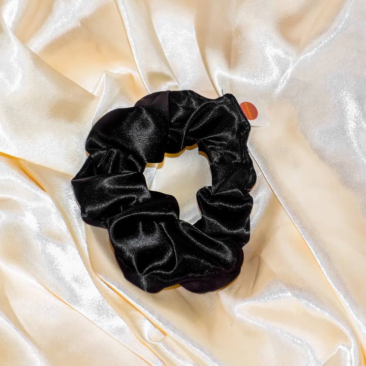 Ciara für den Großhandel von WE ARE SCRUNCH!