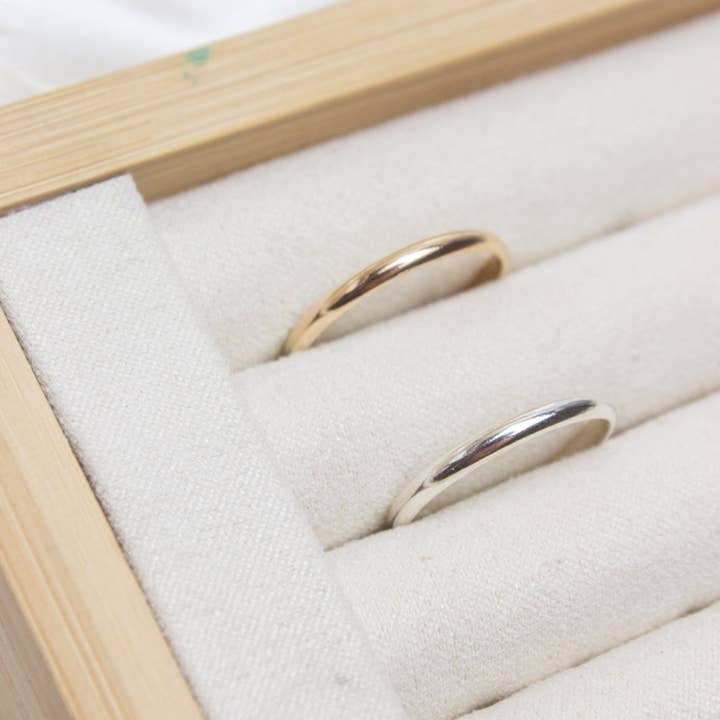 Tykt klassisk ringbånd for engroshandel hos Hope Noel Jewelry