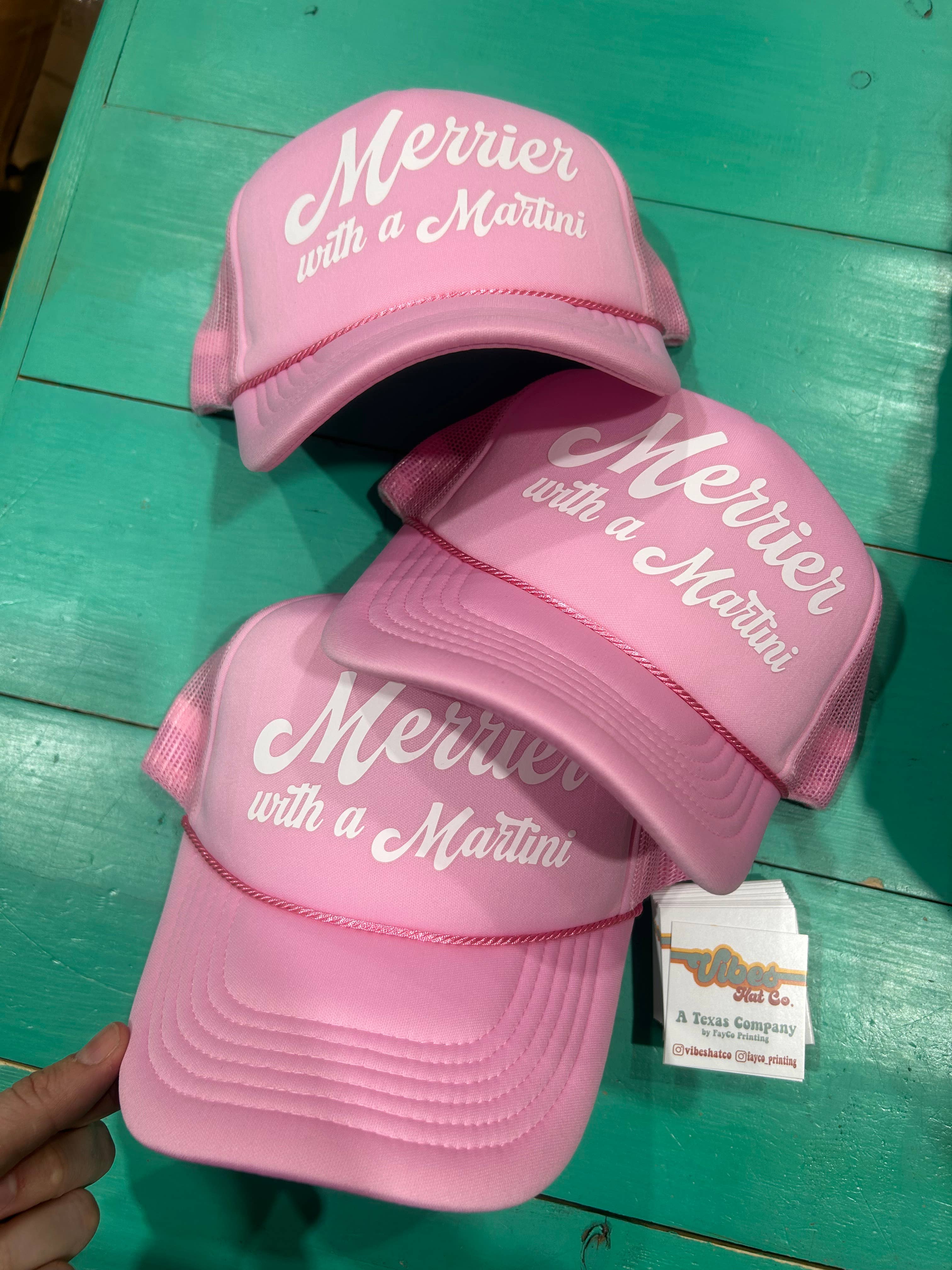 Vibes Hat Company - Wholesale Truckerpet - Dames - WHITE Merrier met een Martini Trucker | Christmas Caps| Drink2