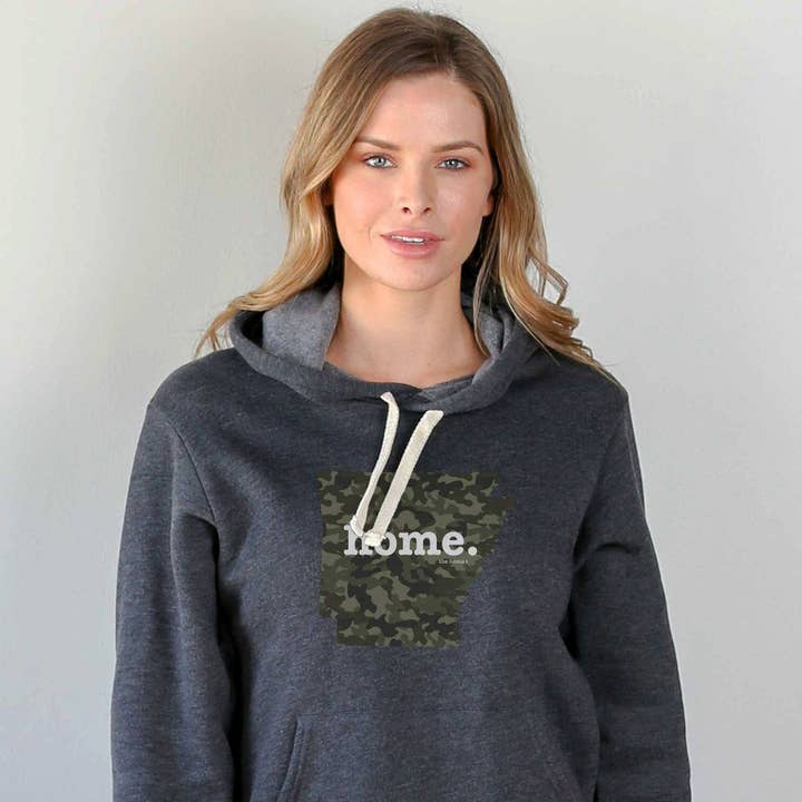 Sweat à capuche Arkansas Camo en édition limitée pour la vente par The Home T
